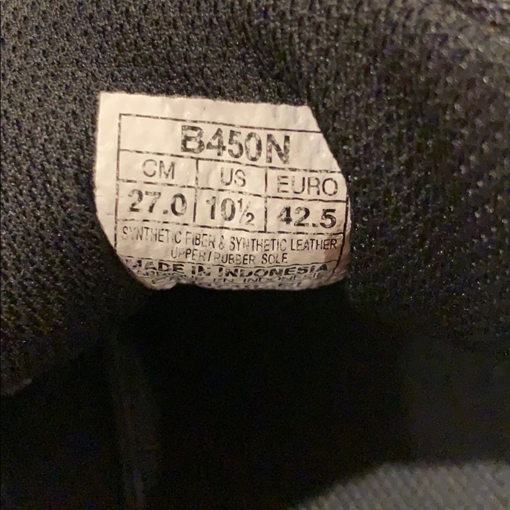 Preowned ASICS volleyball shoes 10.5 - Picture 6 of 7